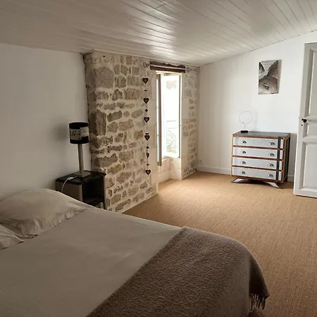 Fenetre Sur Cour Apartamento La Flotte