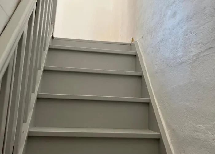 Fenetre Sur Cour * La Flotte