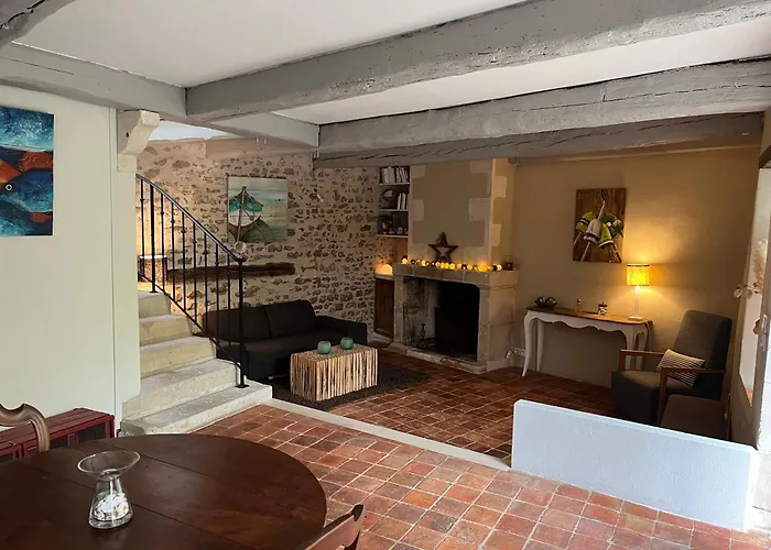 Fenetre Sur Cour * La Flotte