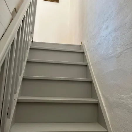 Fenetre Sur Cour * La Flotte