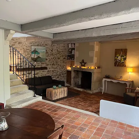 Fenetre Sur Cour * La Flotte